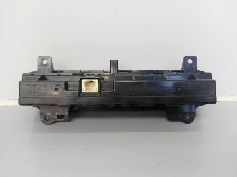 Recambio de mando climatizador para toyota auris advance referencia OEM IAM 5590002C60 3860Z67B E3-B2-2-3