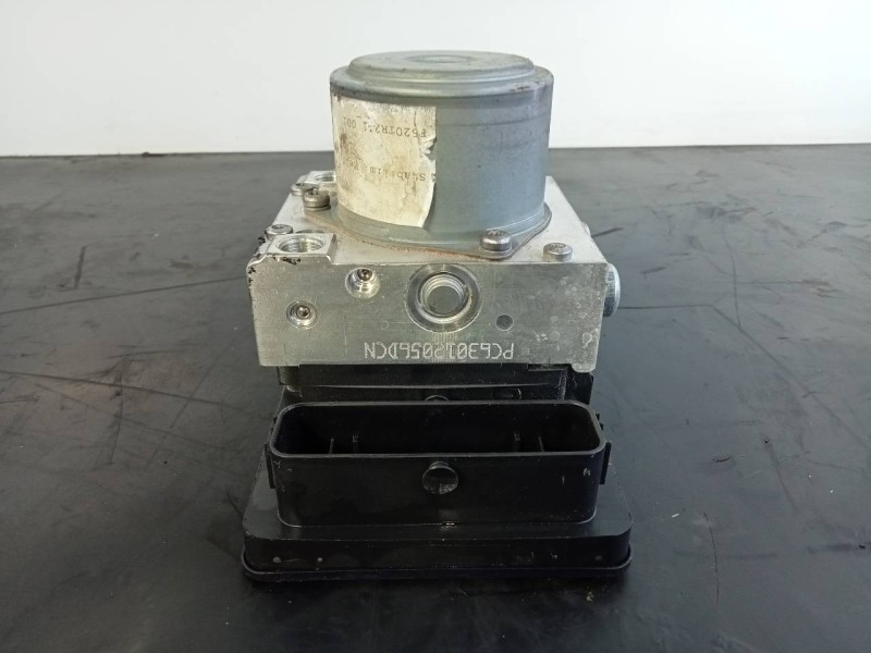 Recambio de abs para jeep renegade limited 4wd referencia OEM IAM 52062978 A005H735 P3-B8-27-3