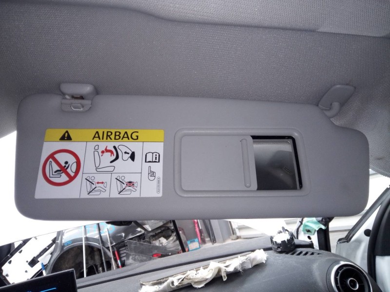 Recambio de parasol derecho para audi a3 sportback (8vf) s line edition referencia OEM IAM   