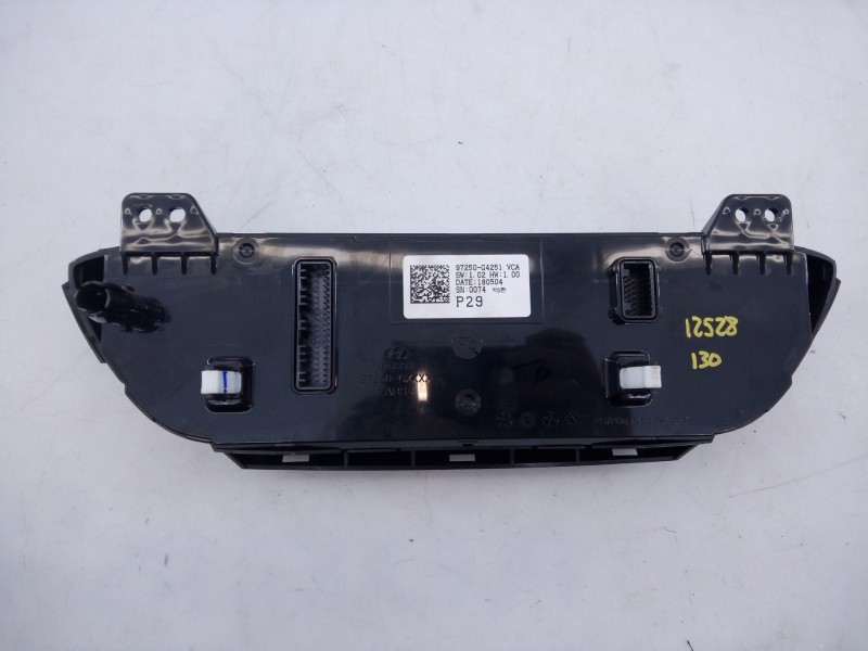 Recambio de mando climatizador para hyundai i30 fastback tecno referencia OEM IAM 97250G4251  E3-A3-45-1