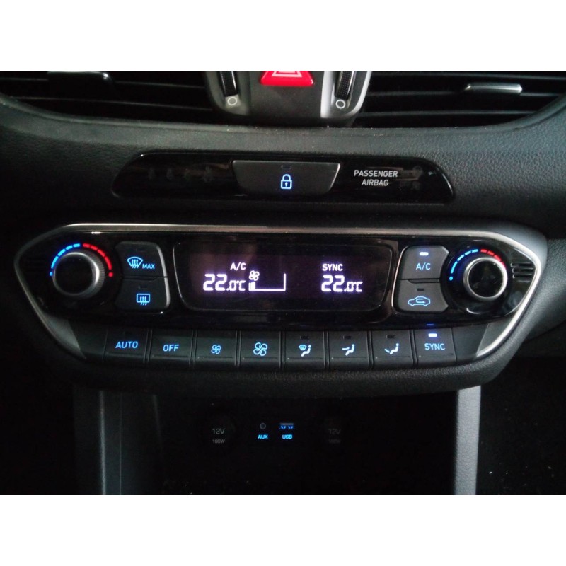 Recambio de mando climatizador para hyundai i30 fastback tecno referencia OEM IAM 97250G4251  E3-A3-45-1