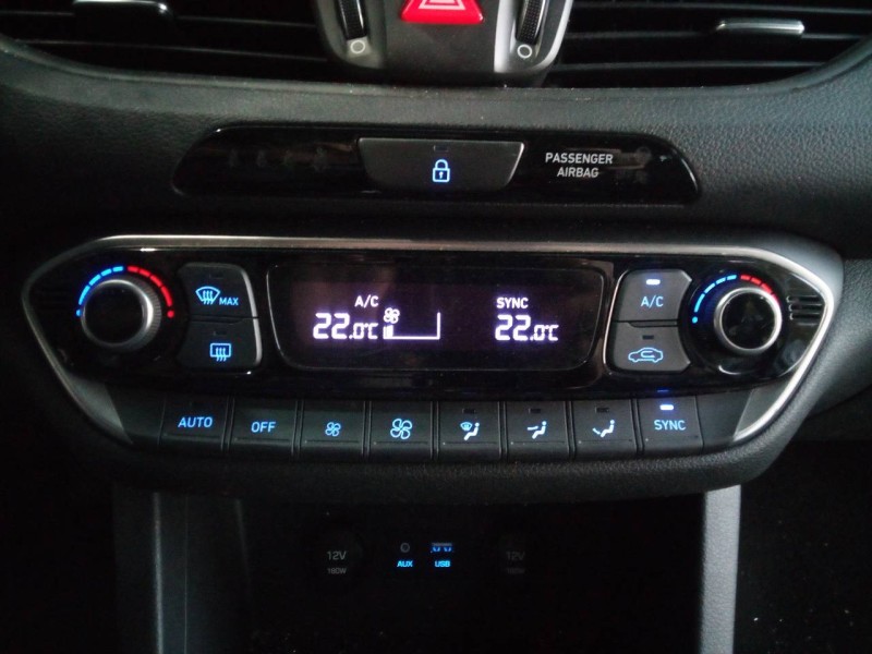 Recambio de mando climatizador para hyundai i30 fastback tecno referencia OEM IAM 97250G4251  E3-A3-45-1