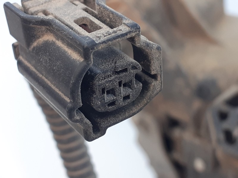 Recambio de caja reles / fusibles para toyota hilux (kun) double cab 4x4 referencia OEM IAM   E2-B4-26-2