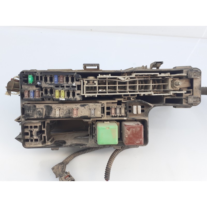 Recambio de caja reles / fusibles para toyota hilux (kun) double cab 4x4 referencia OEM IAM   E2-B4-26-2