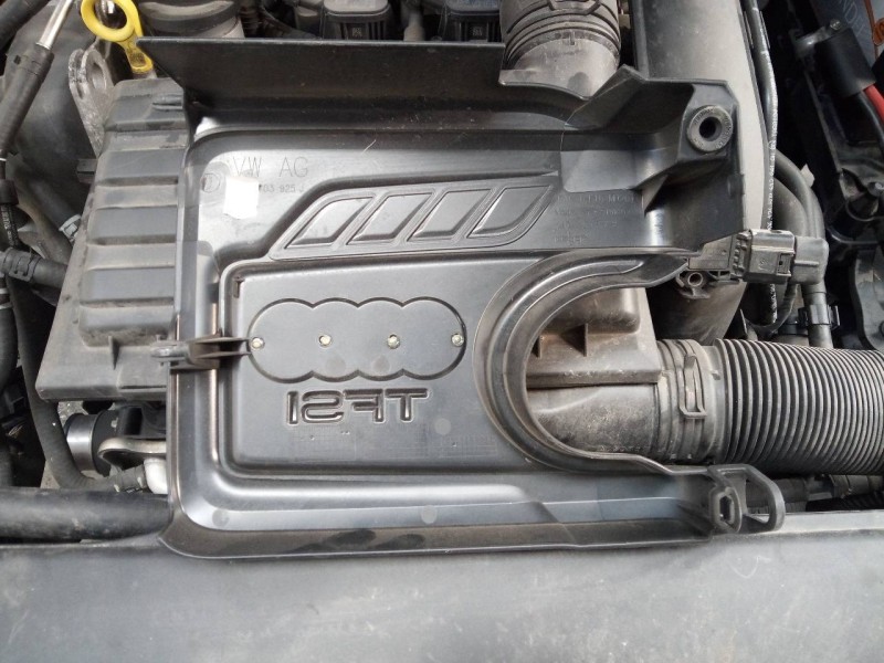 Recambio de tapa motor para audi a3 sportback (8vf) s line edition referencia OEM IAM   