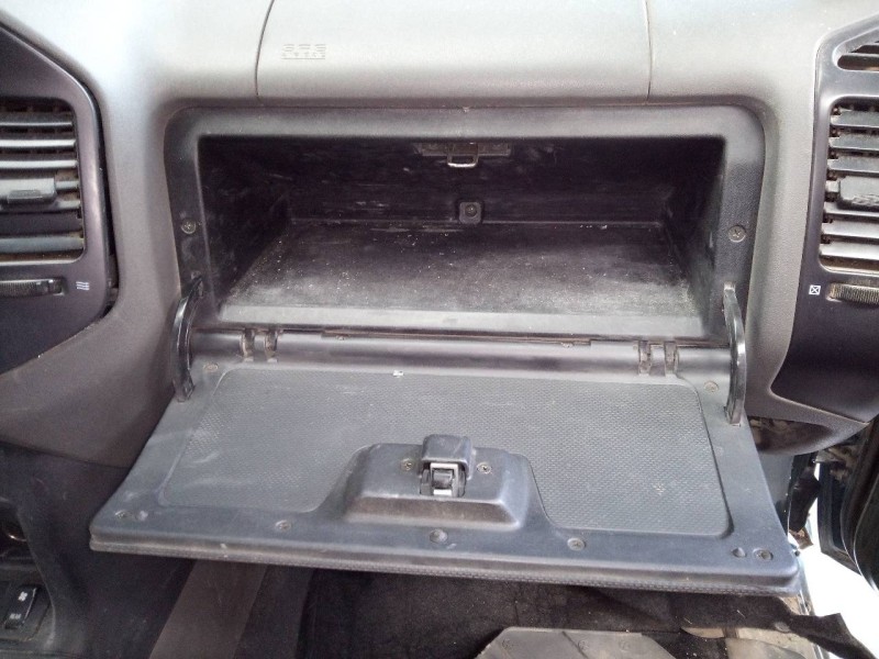 Recambio de guantera para mitsubishi montero (v60/v70) 2.5 tdi sahel (5-ptas.) referencia OEM IAM   