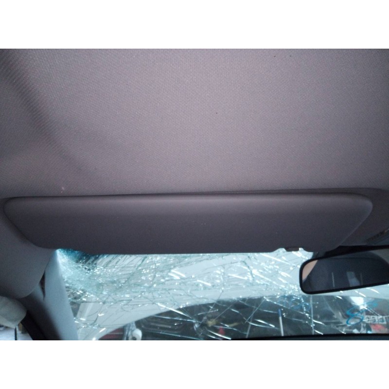 Recambio de parasol izquierdo para hyundai i30 fastback tecno referencia OEM IAM   