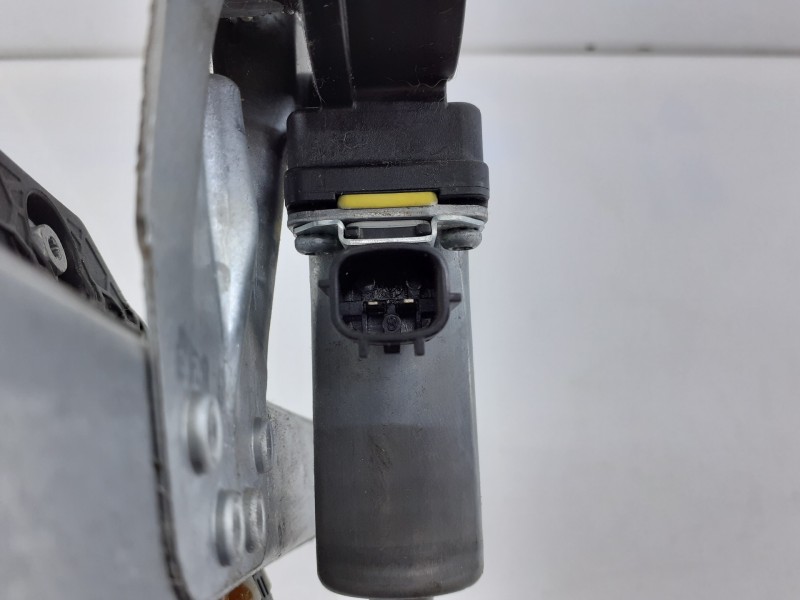 Recambio de elevalunas delantero derecho para dacia logan ii essential referencia OEM IAM 807209299R D371001 E1-B3-24-1