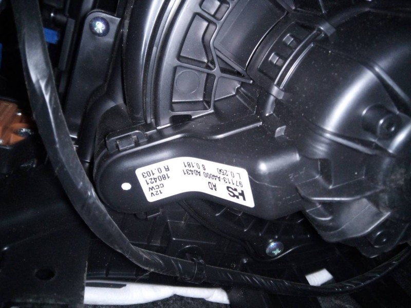 Recambio de ventilador calefaccion para hyundai i30 fastback tecno referencia OEM IAM 97113A4000 180421 