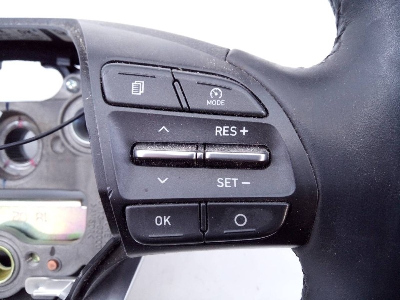 Recambio de volante para hyundai i30 fastback tecno referencia OEM IAM 96710G4130 3C829D1000 E2-B5-29-2