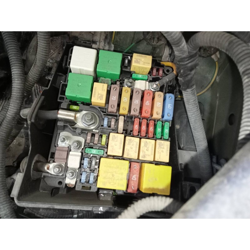 Recambio de caja reles / fusibles para citroën c4 picasso feel referencia OEM IAM   