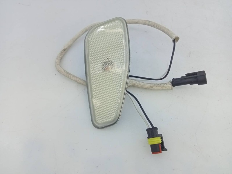 Recambio de piloto delantero izquierdo para jeep renegade limited 4wd referencia OEM IAM   E1-B5-51-2