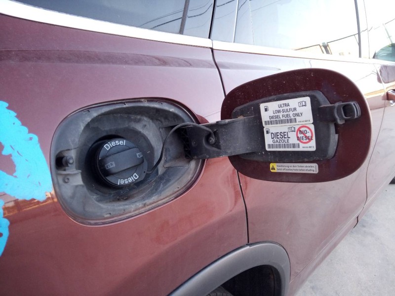 Recambio de tapa exterior combustible para porsche cayenne (typ 92aa) diesel platinum edition referencia OEM IAM   