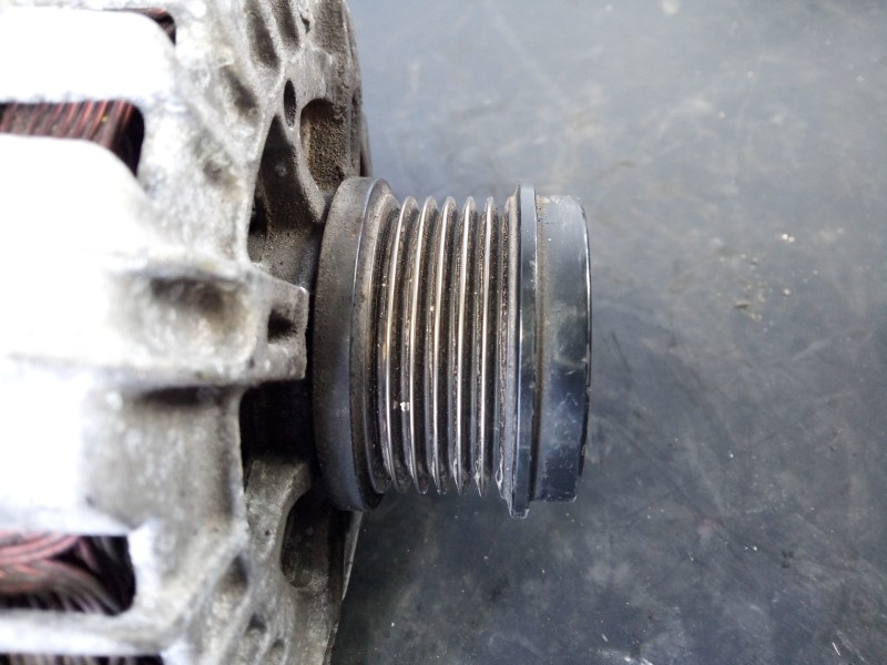 Recambio de alternador para ford fiesta (cb1) trend referencia OEM IAM AV6N10300GB 109003525 P3-A5-24-2