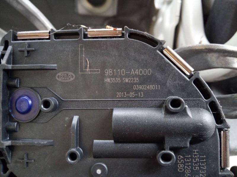 Recambio de motor limpia delantero para kia carens ( ) drive referencia OEM IAM 98110A4000  