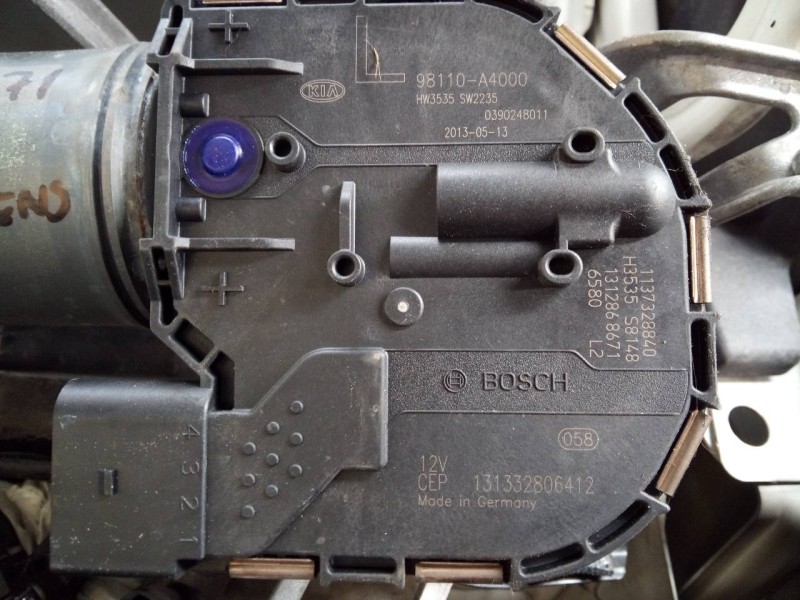 Recambio de motor limpia delantero para kia carens ( ) drive referencia OEM IAM 98110A4000  