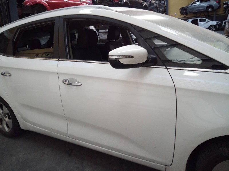 Recambio de puerta delantera derecha para kia carens ( ) drive referencia OEM IAM   