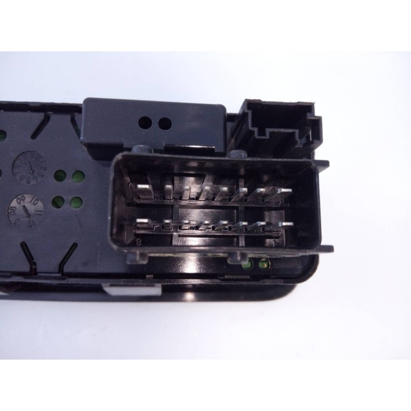 Recambio de mando elevalunas delantero izquierdo para citroën c3 selection referencia OEM IAM   E3-B2-25-4