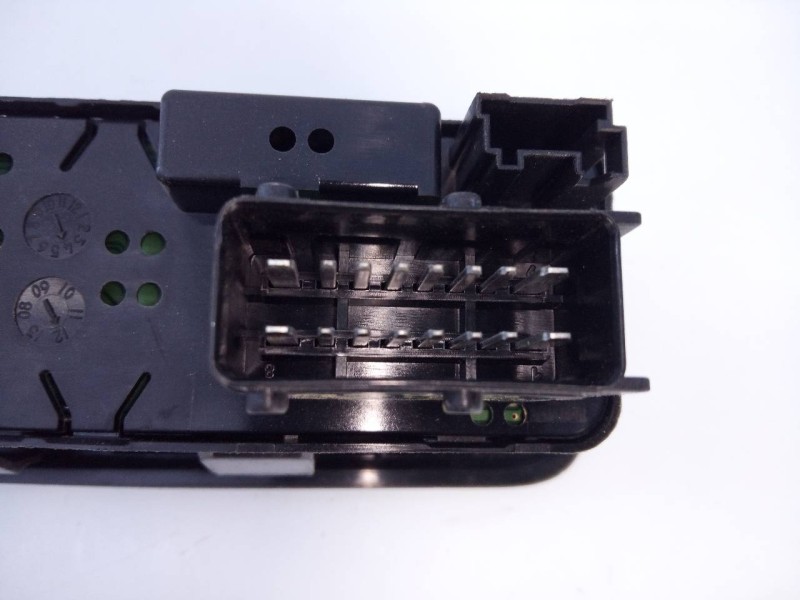 Recambio de mando elevalunas delantero izquierdo para citroën c3 selection referencia OEM IAM   E3-B2-25-4