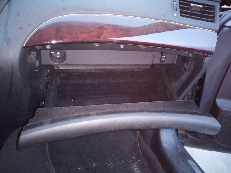 Recambio de guantera para infiniti q70 lim. 3.0d gt referencia OEM IAM   