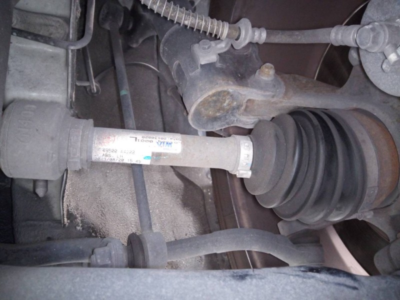 Recambio de transmision delantera izquierda para kia carens ( ) drive referencia OEM IAM 49500A4200  