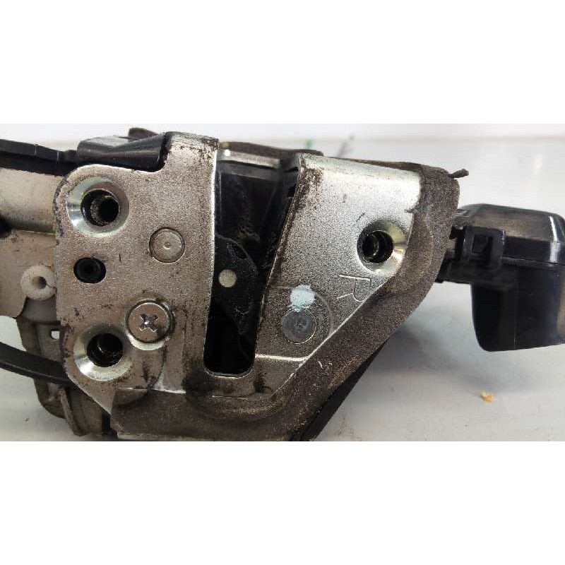 Recambio de cerradura puerta delantera derecha para toyota verso advance referencia OEM IAM   E2-B4-25-2