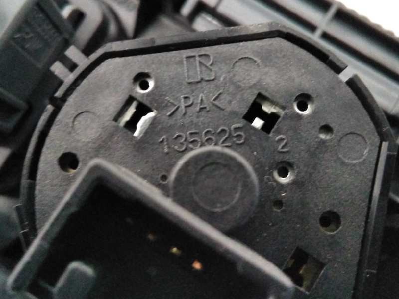 Recambio de mando multifuncion para toyota land cruiser (j15) gx referencia OEM IAM 135625  E3-B2-15-1