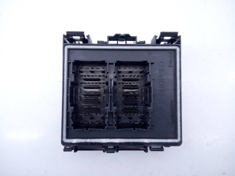 Recambio de caja reles / fusibles para ford kuga st-line referencia OEM IAM NV4T14D068ELA 9402911943 E3-B3-26-2