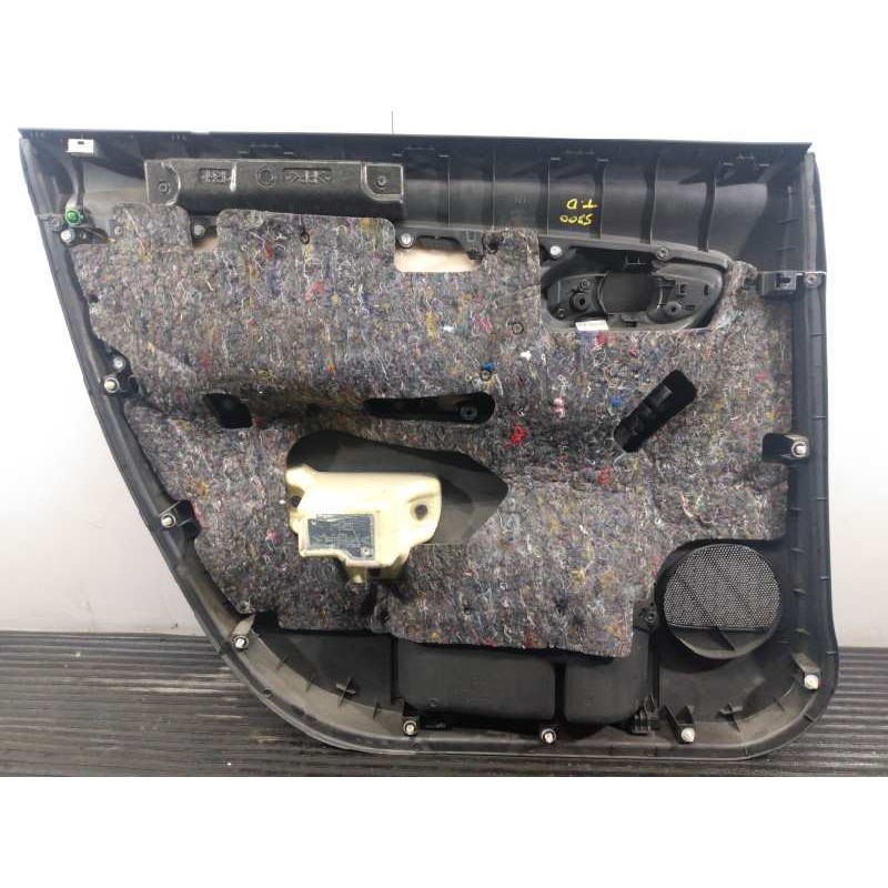 Recambio de guarnecido puerta trasera derecha para toyota verso advance referencia OEM IAM   P2-A1-E16