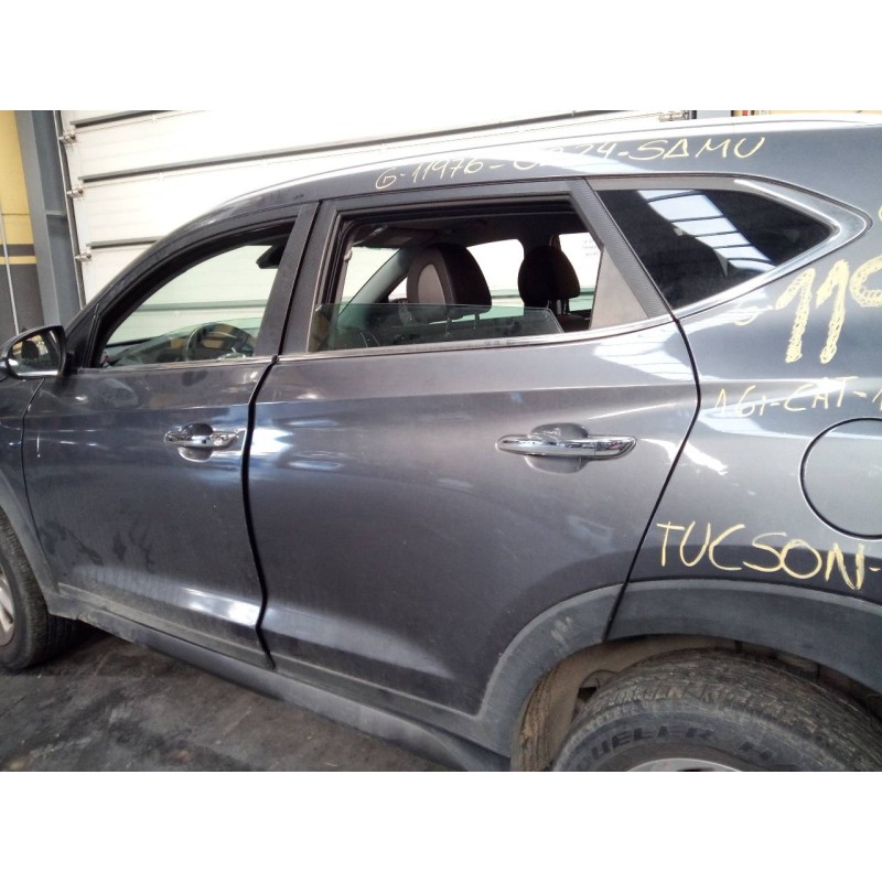 Recambio de puerta trasera izquierda para hyundai tucson essence 2wd referencia OEM IAM   