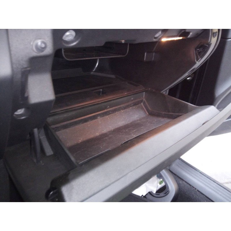 Recambio de guantera para volvo v40 momentum referencia OEM IAM   