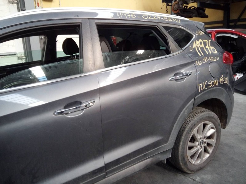 Recambio de puerta trasera izquierda para hyundai tucson essence 2wd referencia OEM IAM   