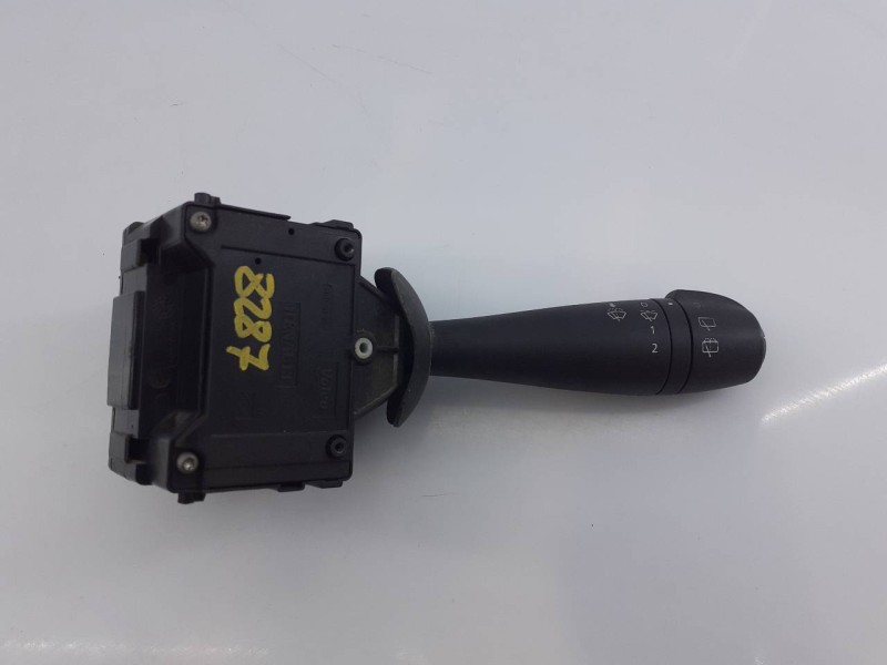 Recambio de mando limpia para dacia duster laureate 4x2 referencia OEM IAM   E2-A1-6-2