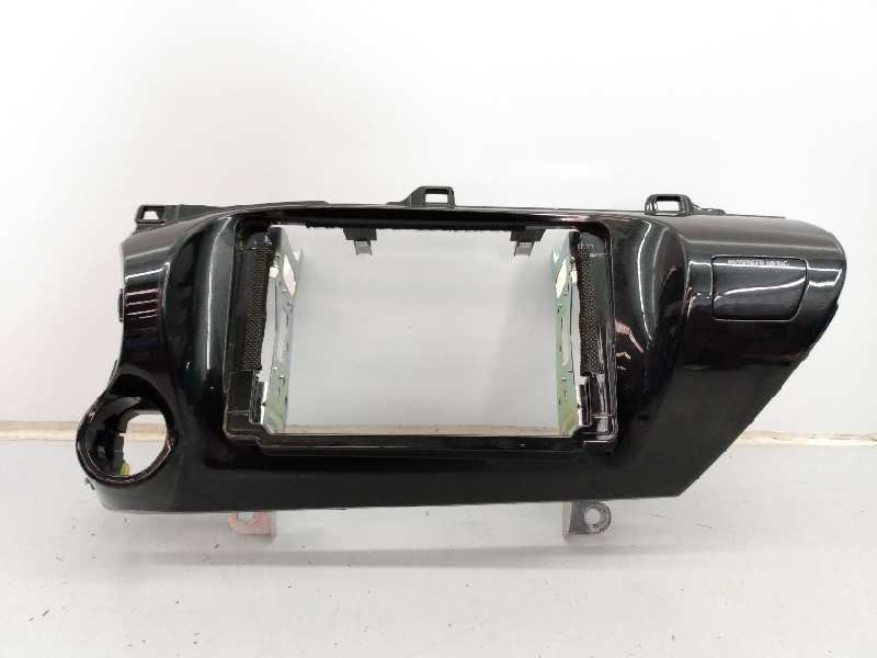 Recambio de salpicadero para toyota hilux (kun) referencia OEM IAM 55420KK140 839500K030 E3-B2-10-2