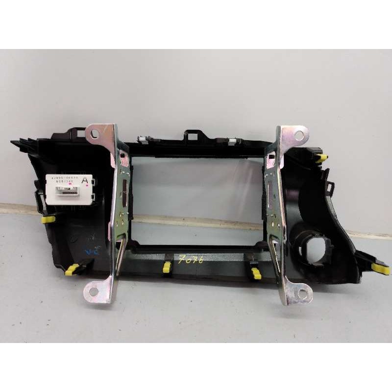 Recambio de salpicadero para toyota hilux (kun) referencia OEM IAM 55420KK140 839500K030 E3-B2-10-2