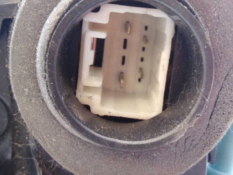 Recambio de cerradura puerta trasera izquierda para toyota corolla (e15) sol referencia OEM IAM   E2-B4-10-2