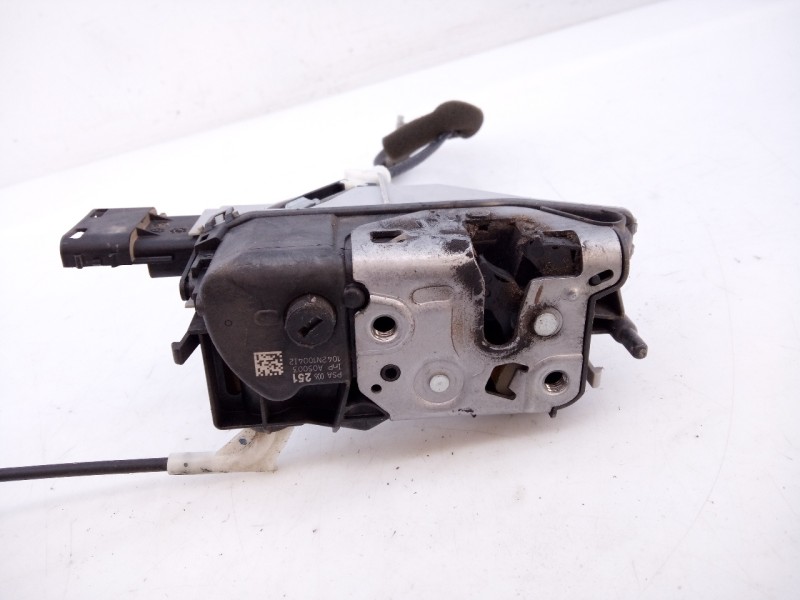 Recambio de cerradura puerta trasera derecha para citroën c3 exclusive referencia OEM IAM 006251  E1-A4-52-2