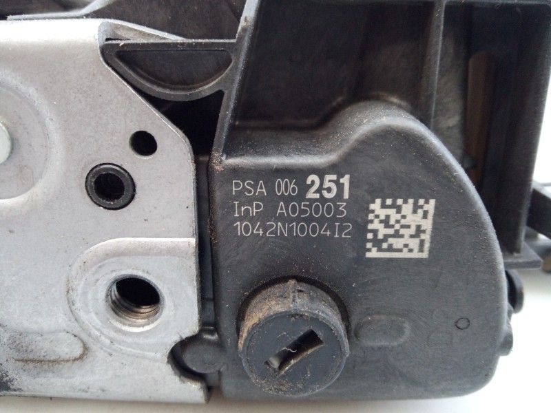Recambio de cerradura puerta trasera derecha para citroën c3 exclusive referencia OEM IAM 006251  E1-A4-52-2