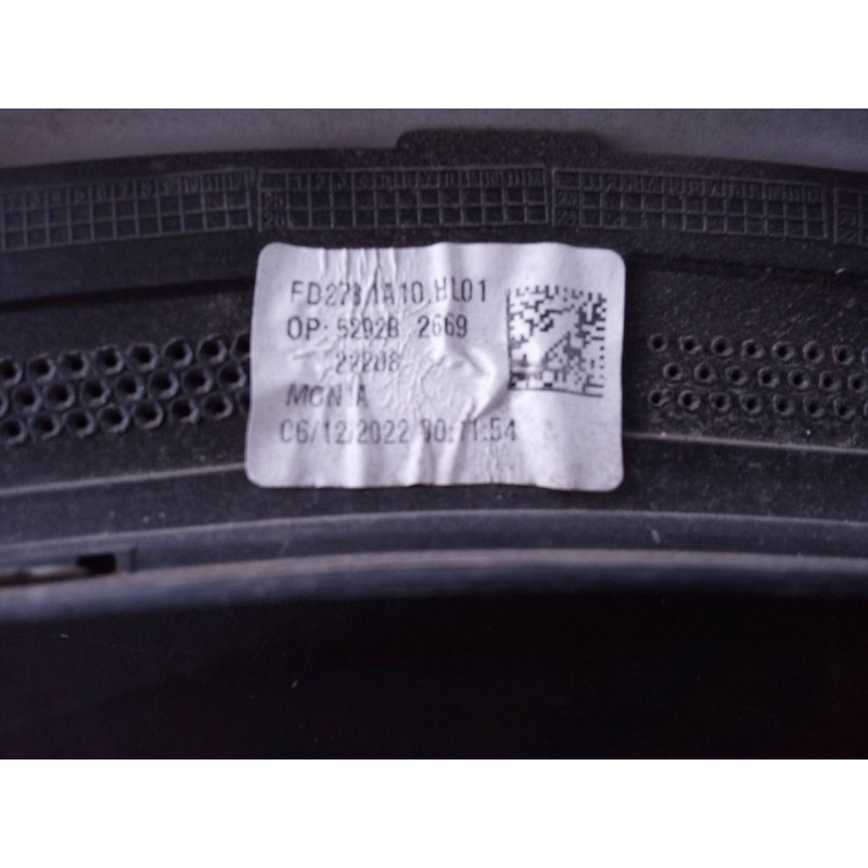 Recambio de aletin trasero izquierdo para ford kuga st-line referencia OEM IAM 529282669  P2-B3-17