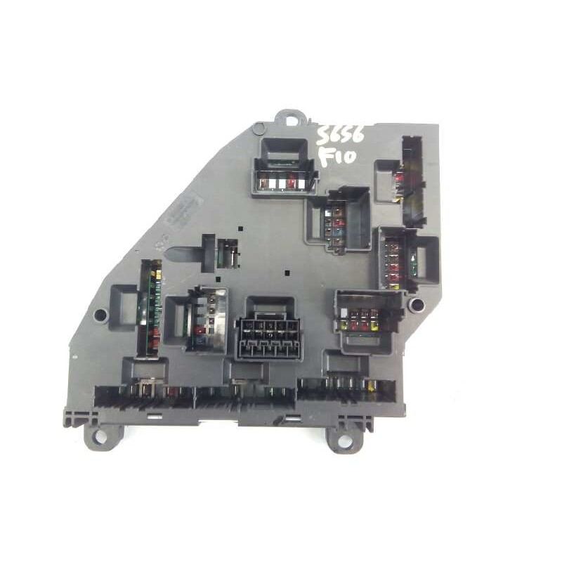 Recambio de caja reles / fusibles para bmw serie 5 lim. (f10) 520d referencia OEM IAM 921085802 11071000183595 E3-A2-30-1