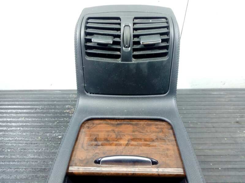 Recambio de consola central para mercedes-benz clase cls (w218) cls 250 cdi be (218.303) referencia OEM IAM   P2-A1-37