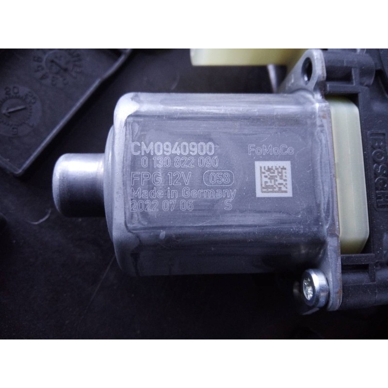 Recambio de elevalunas trasero derecho para ford kuga st-line referencia OEM IAM CM0940900 0130822090 