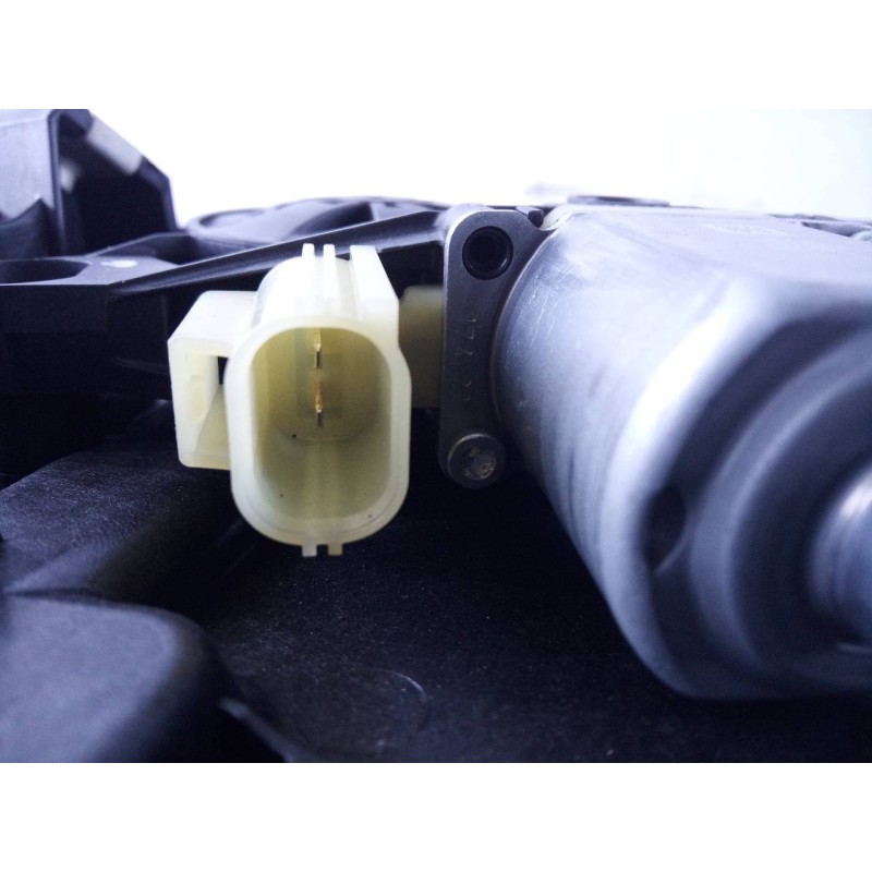 Recambio de elevalunas trasero derecho para ford kuga st-line referencia OEM IAM CM0940900 0130822090 