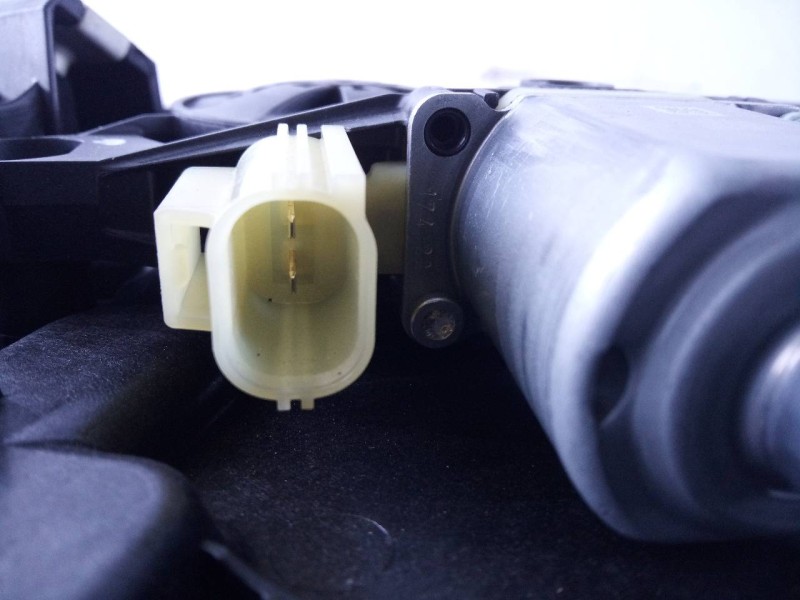 Recambio de elevalunas trasero derecho para ford kuga st-line referencia OEM IAM CM0940900 0130822090 