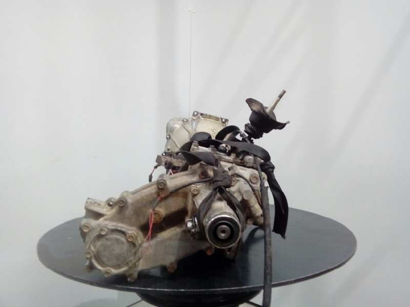 Recambio de caja cambios para mitsubishi montero (l040) 2.5 turbodiesel referencia OEM IAM 0372  M1-B4-111