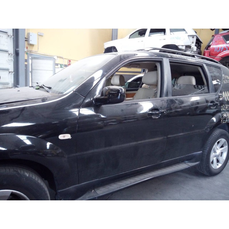 Recambio de puerta delantera izquierda para ssangyong rexton rx 270 full referencia OEM IAM   