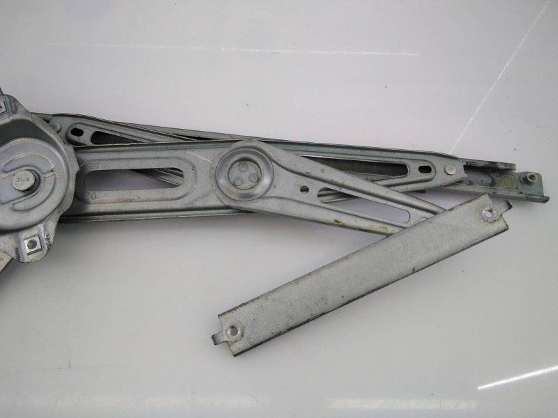 Recambio de elevalunas delantero derecho para toyota auris sol referencia OEM IAM 6980112220 857100D100 E2-B4-8-2