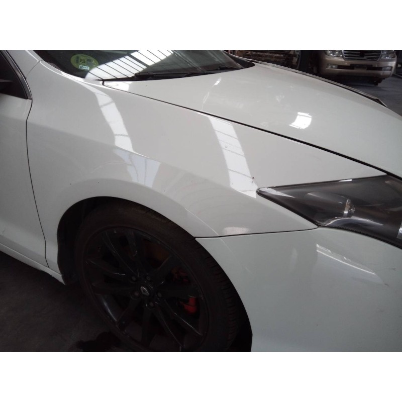 Recambio de aleta delantera derecha para renault laguna coupe gt referencia OEM IAM   