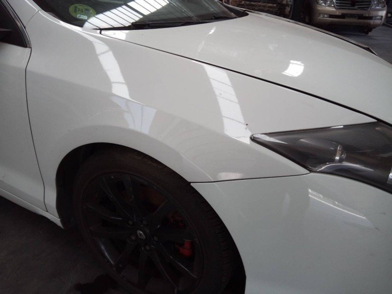 Recambio de aleta delantera derecha para renault laguna coupe gt referencia OEM IAM   