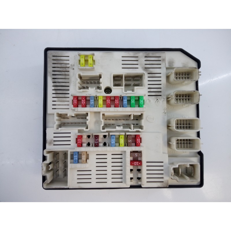 Recambio de caja reles / fusibles para renault laguna coupe gt referencia OEM IAM 284B66052R  E2-A1-40-2